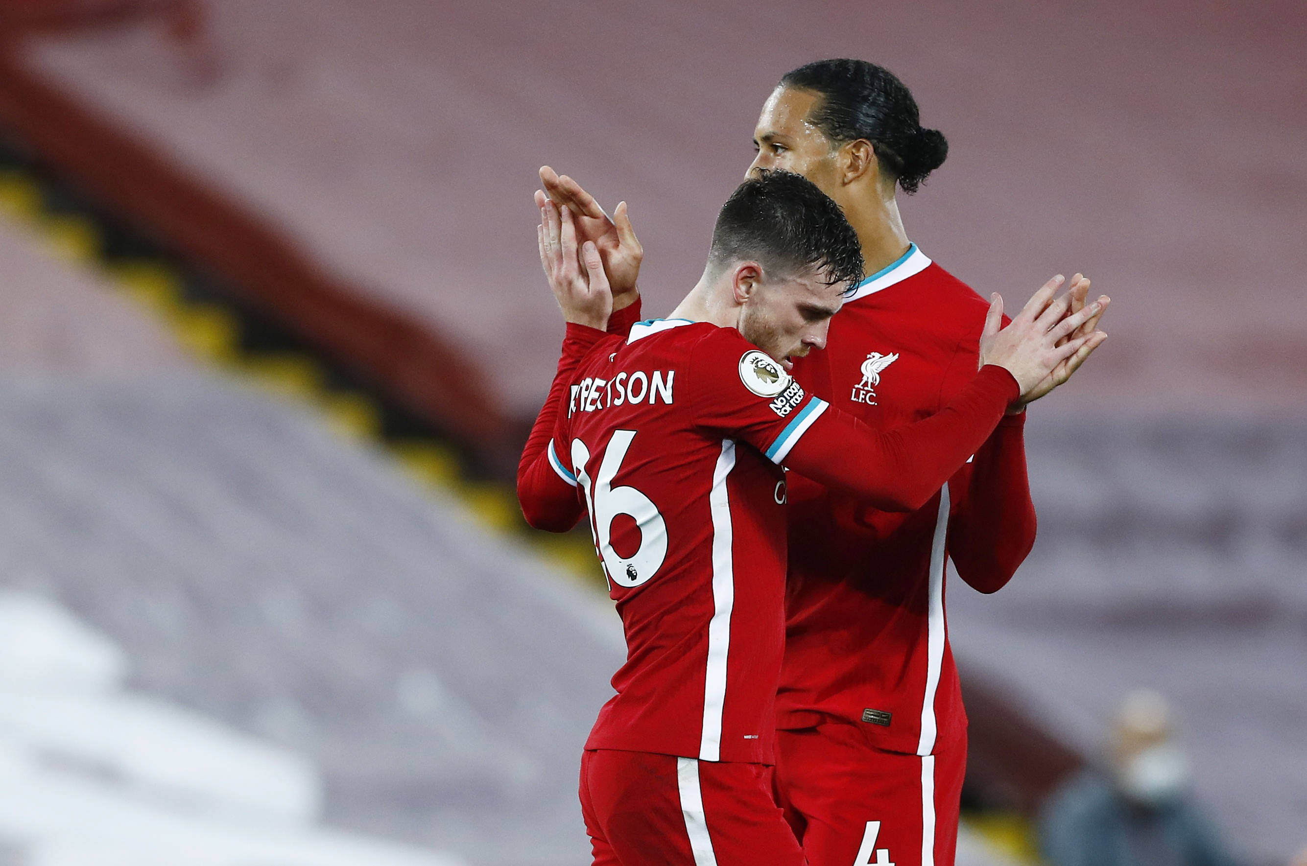 触球次数超 触球次数超